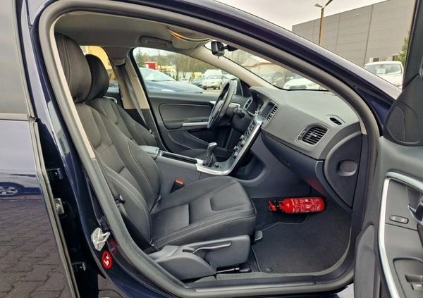 Volvo V60 cena 55900 przebieg: 186900, rok produkcji 2018 z Resko małe 781
